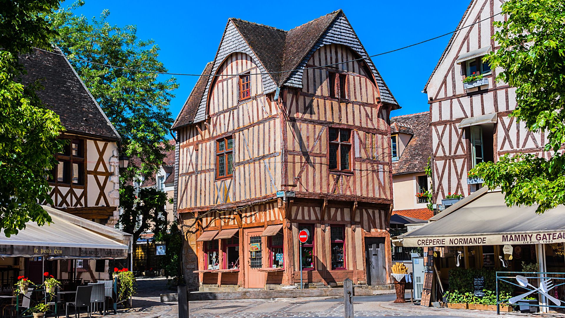 77 - Provins